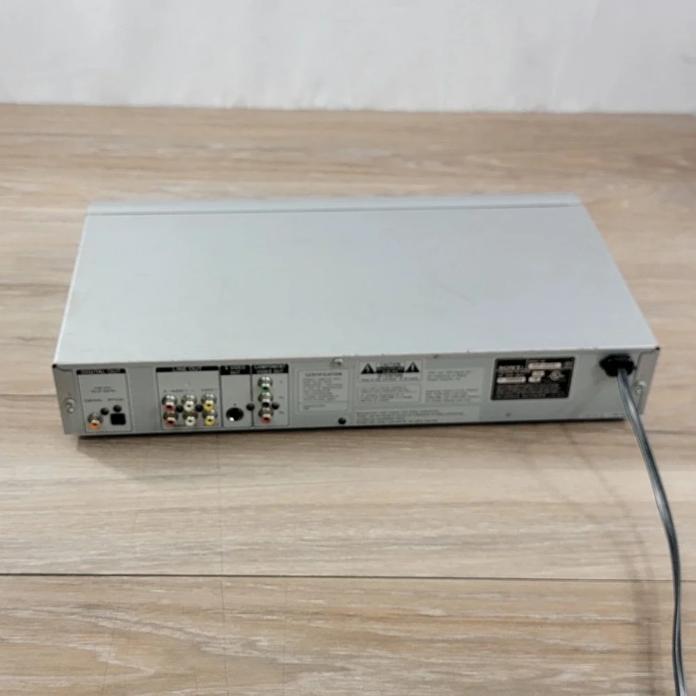 Sony DVP NS300 Silver CD DVD Video CD Player Block Noise Reduction No Remote